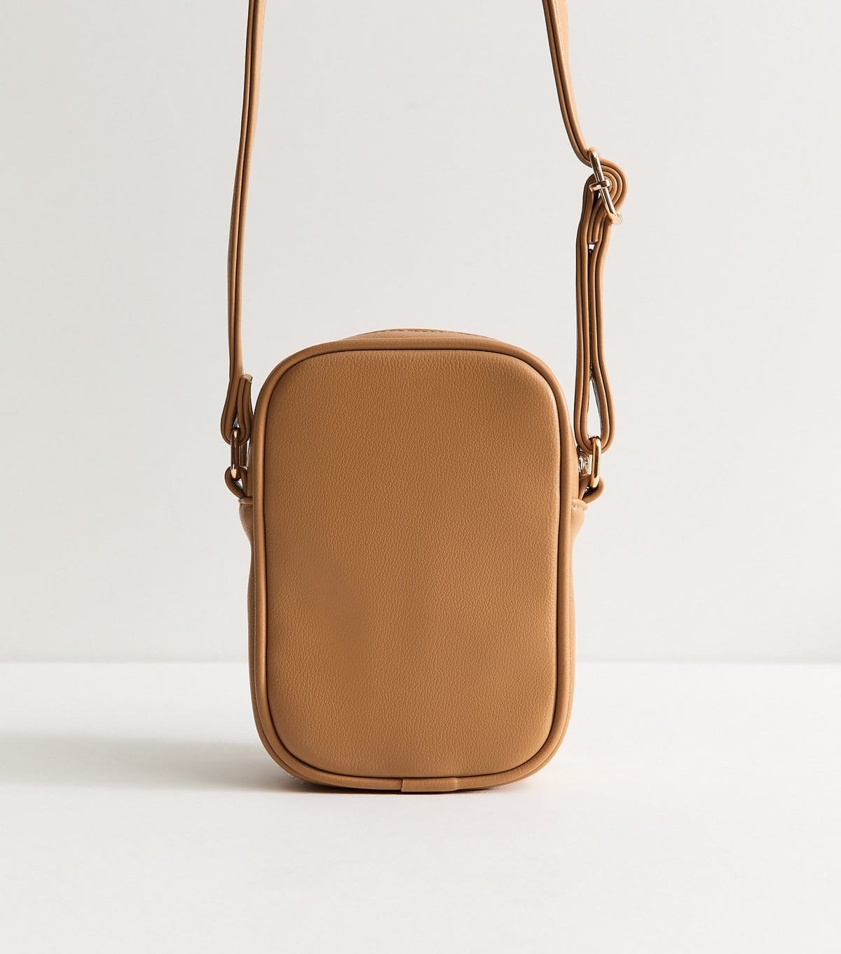 New Look Camel Faux Leather Logo Charm Phone Bag New Look - 4