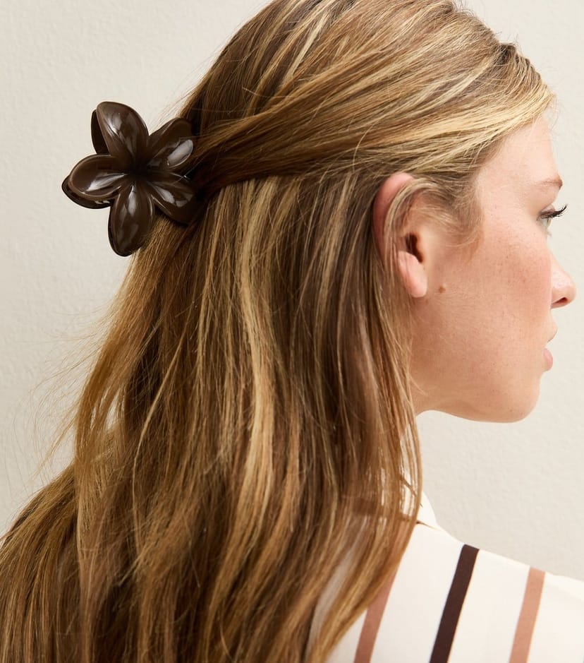 New Look Brown Tropical Flower Hair Claw Clip New Look - 1