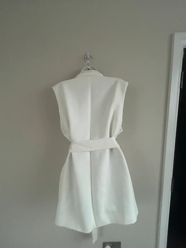 River Island NEW (shop floor) River Island white belted waist coat UK 16