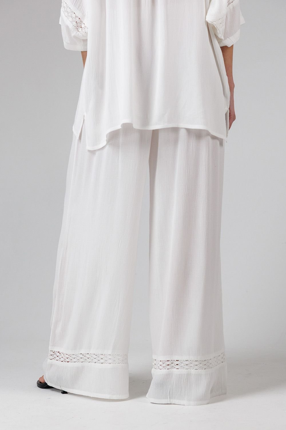French Connection French Connection Women's Crinkle Trim Elasticated Drawstring Waist Wide Leg Trousers in White - 2