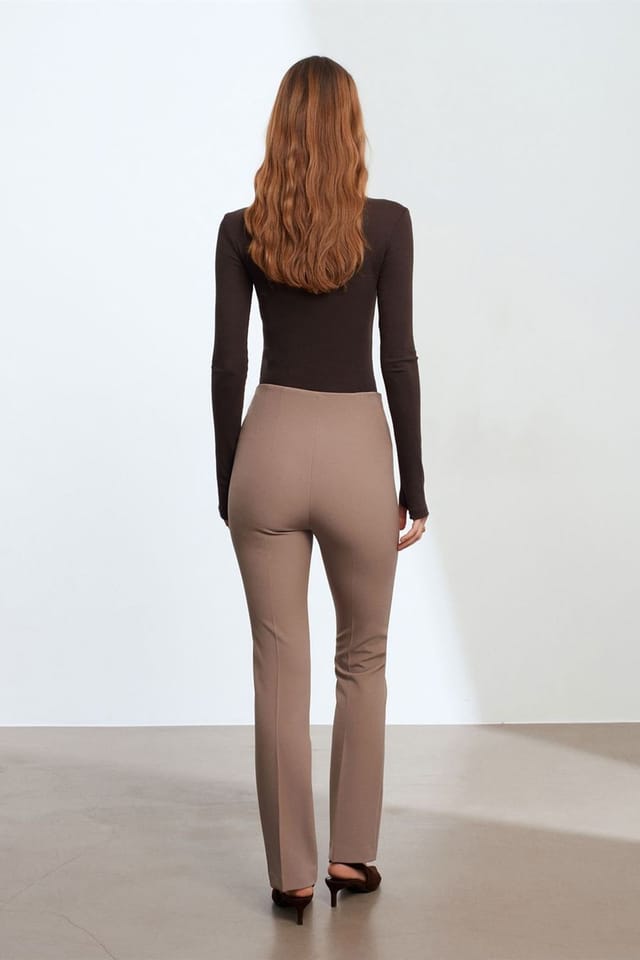 Dilvin Dilvin Women's Straight-leg Crepe Trousers in Taupe - 2