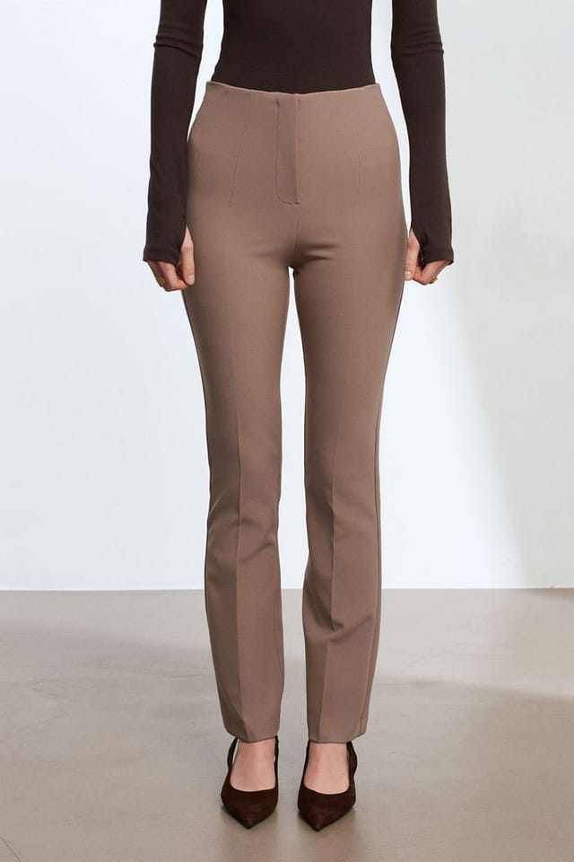 Dilvin Dilvin Women's Straight-leg Crepe Trousers in Taupe - 3