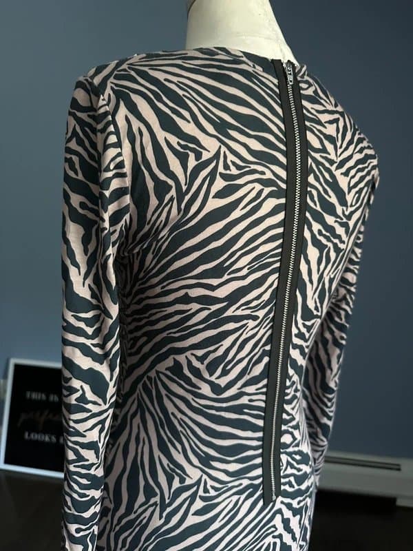 Topshop TOPShop long sleeve animal print ruched front dress, full back zipper 6