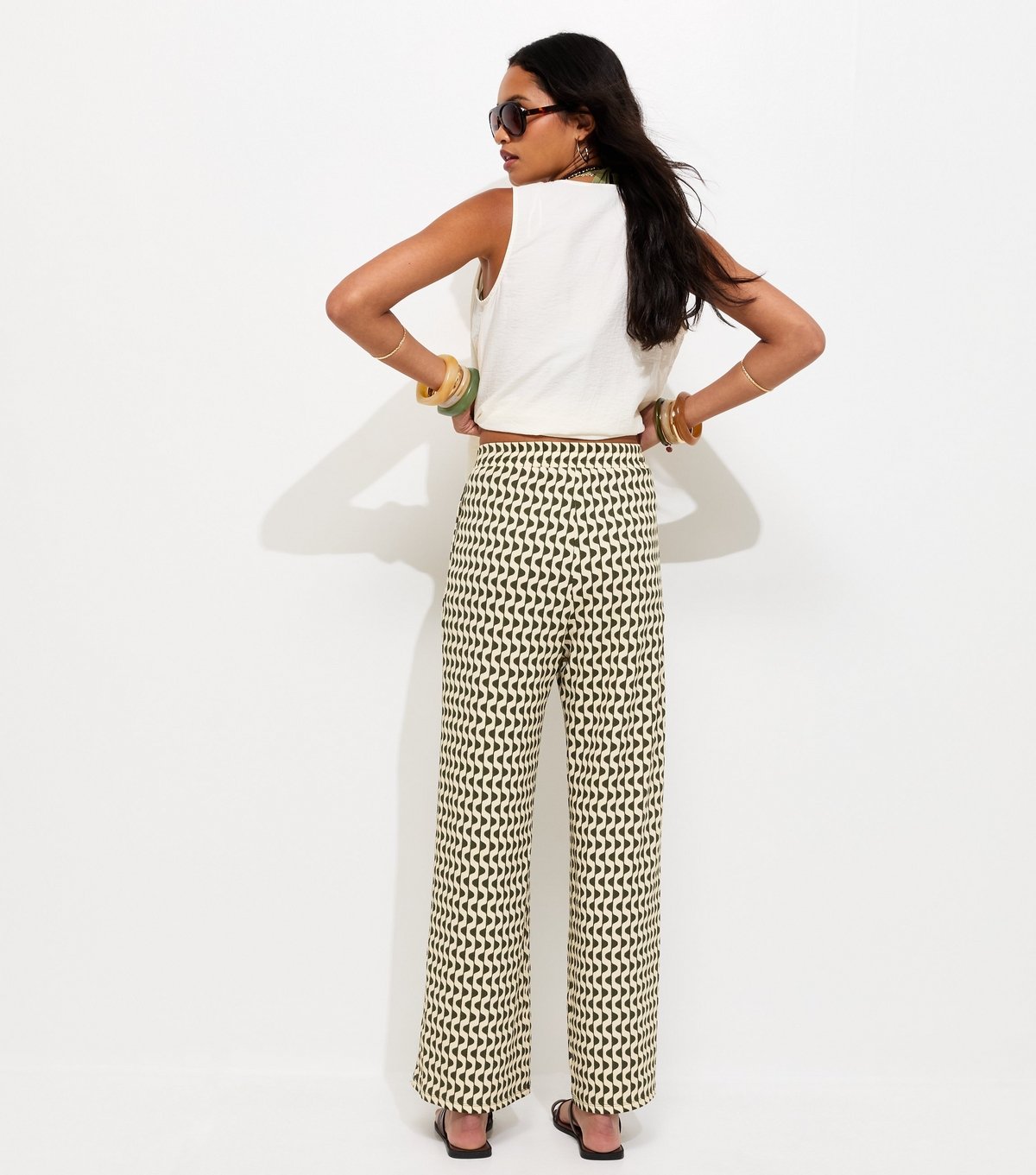 New Look Women's Green Geometric Crinkle Wide Leg Trousers New Look - 4