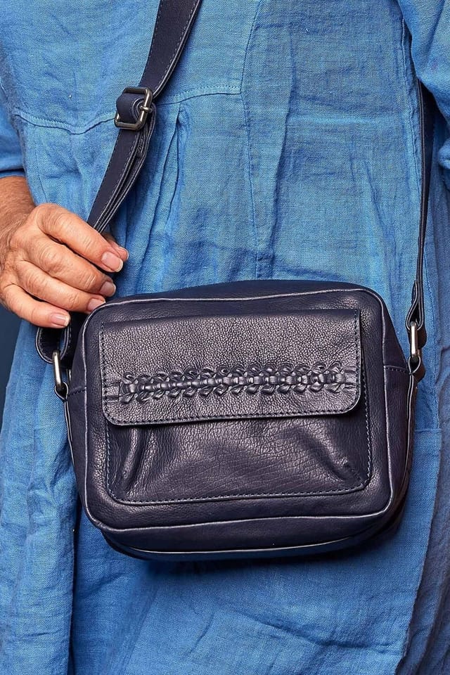 Moshulu Moshulu Women's 'Brianne' Small Leather Crossbody Bag in Indigo - 2