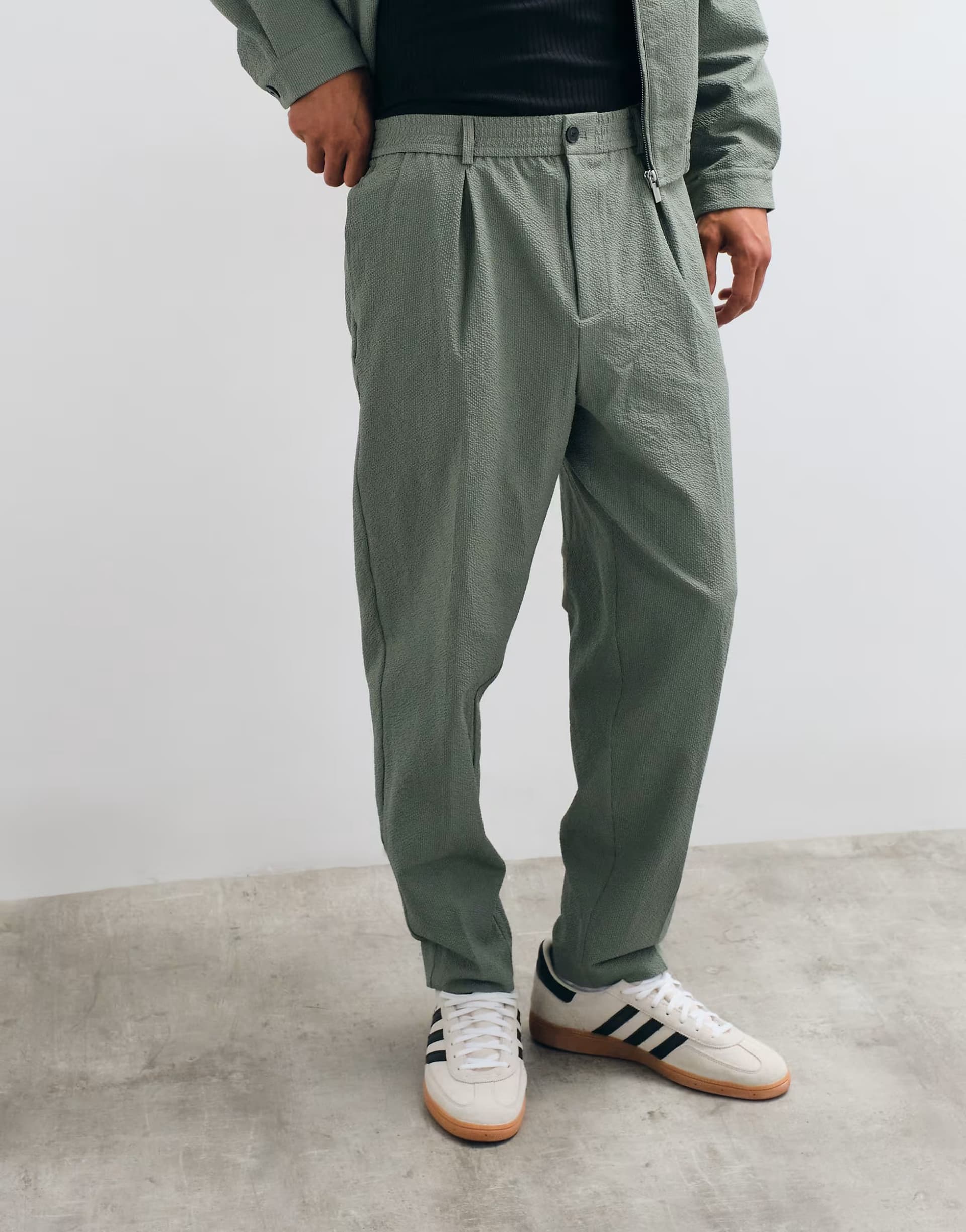 ASOS ASOS DESIGN smart co-ord carrot fit trousers in olive green seersucker
