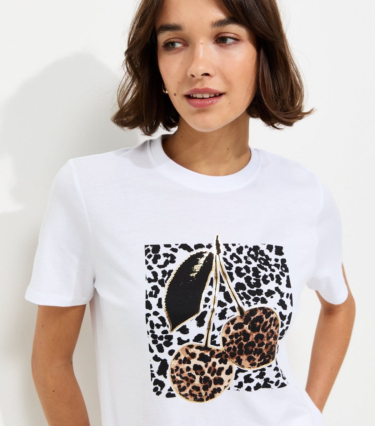 New Look White Cotton Foil Cherry Relaxed T-Shirt
