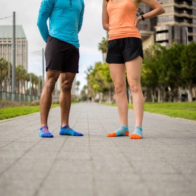 Injinji Injinji Men's Mid-Weight Ultra-Run No-Show Toe Socks in Blue - 3