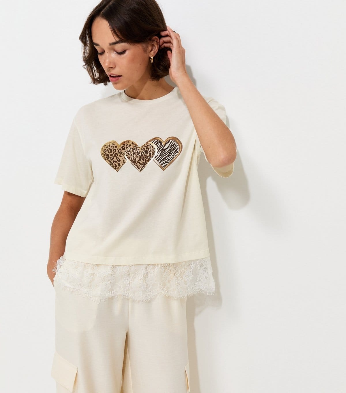 New Look Women's Cream Cotton Foil Heart Lace Hem Boxy T-Shirt New Look - 1