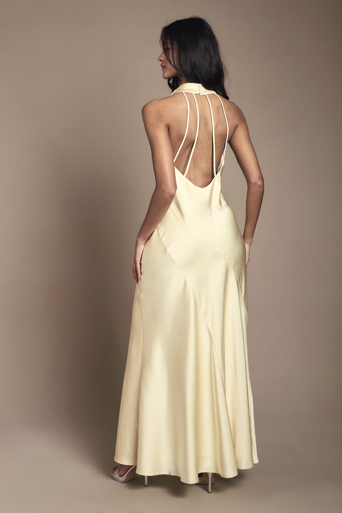 Oasis Oasis Women's Petite Cowl Halterneck Satin Maxi Bridesmaid Dress in Lemon - 3