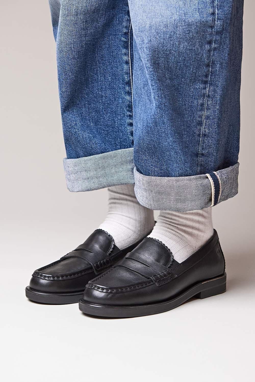 Moshulu Moshulu Women's 'Prion' Characterful Loafers in Black