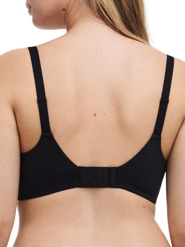 Chantelle Chantelle Women's Easy Feel Ace Covering Bra in Black - 2