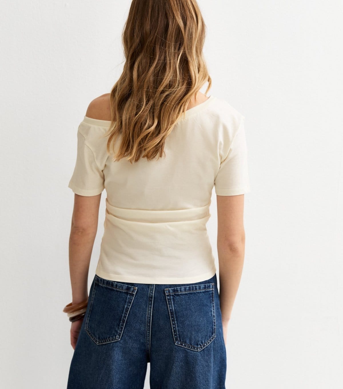 New Look Women's Cream Off The Shoulder Ruched T-Shirt New Look - 4