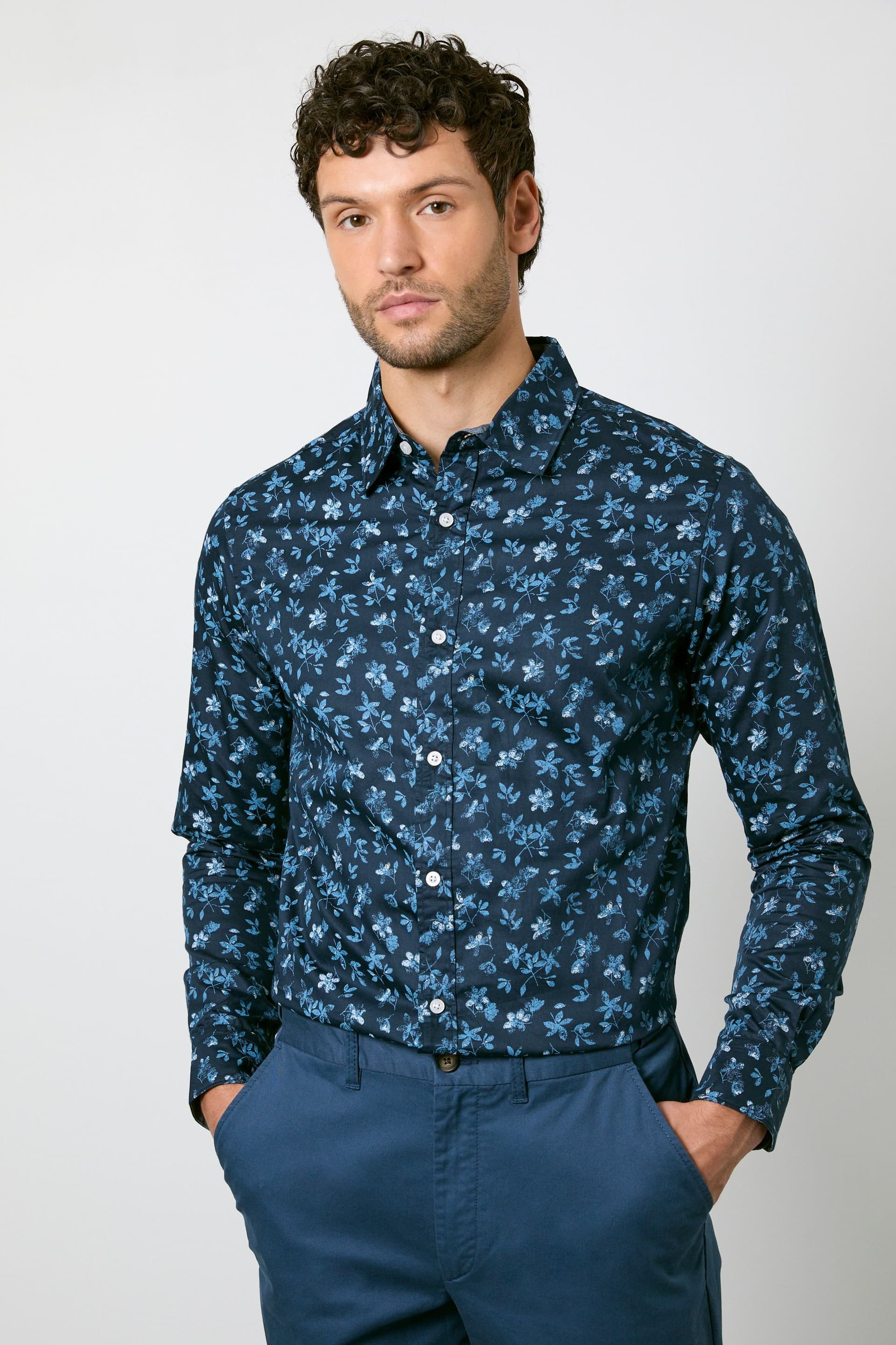 Maine Maine Men's Navy Floral Print Long Sleeve Shirt