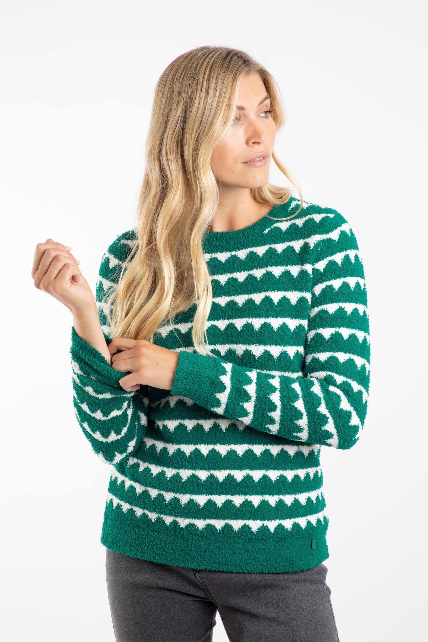 Weird Fish Weird Fish Women's Tyla Cosy Knit Scalloped Jumper in Green