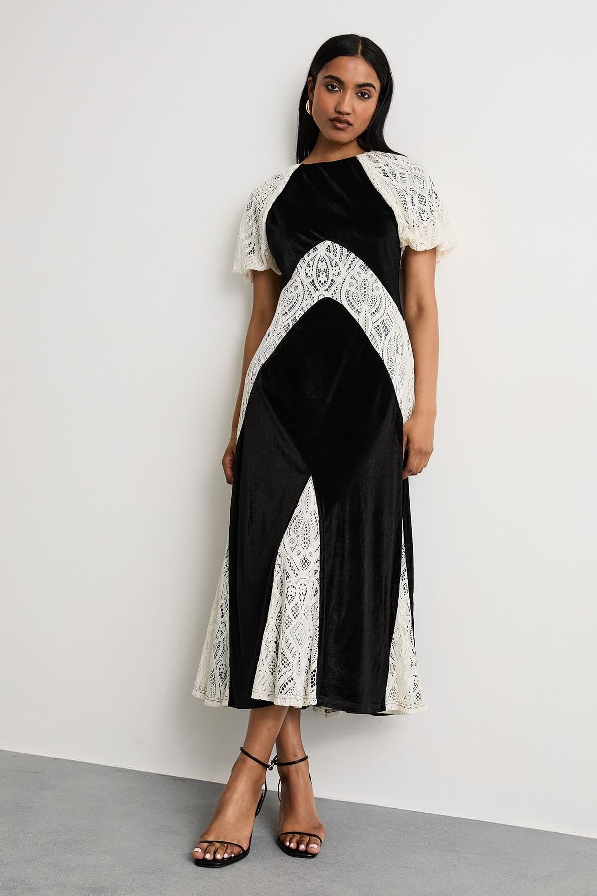 Warehouse Warehouse Women's Velvet Lace Panelled Midi Tea Dress in Black