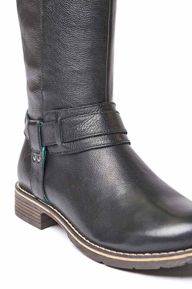 Moshulu Moshulu Women's 'Mistletoe' Classic Leather Long Boots in Black - 3