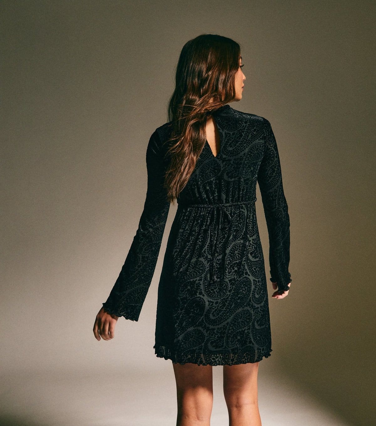 New Look Women's Black Paisley Devore Flared Sleeve Mini Dress New Look - 4