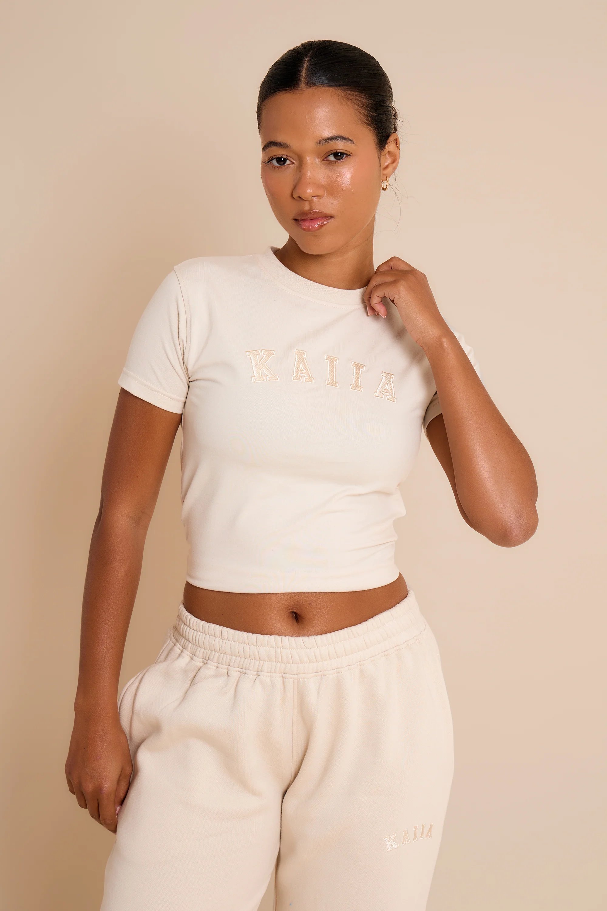 Kaiia Kaiia Slogan Baby Tee Chalk - 1