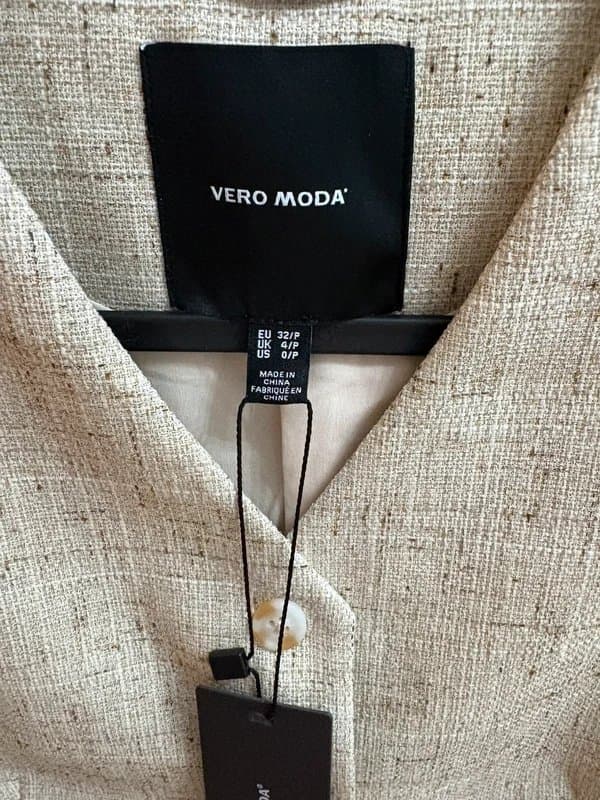 Vero Moda Vera Moda petite waistcoat