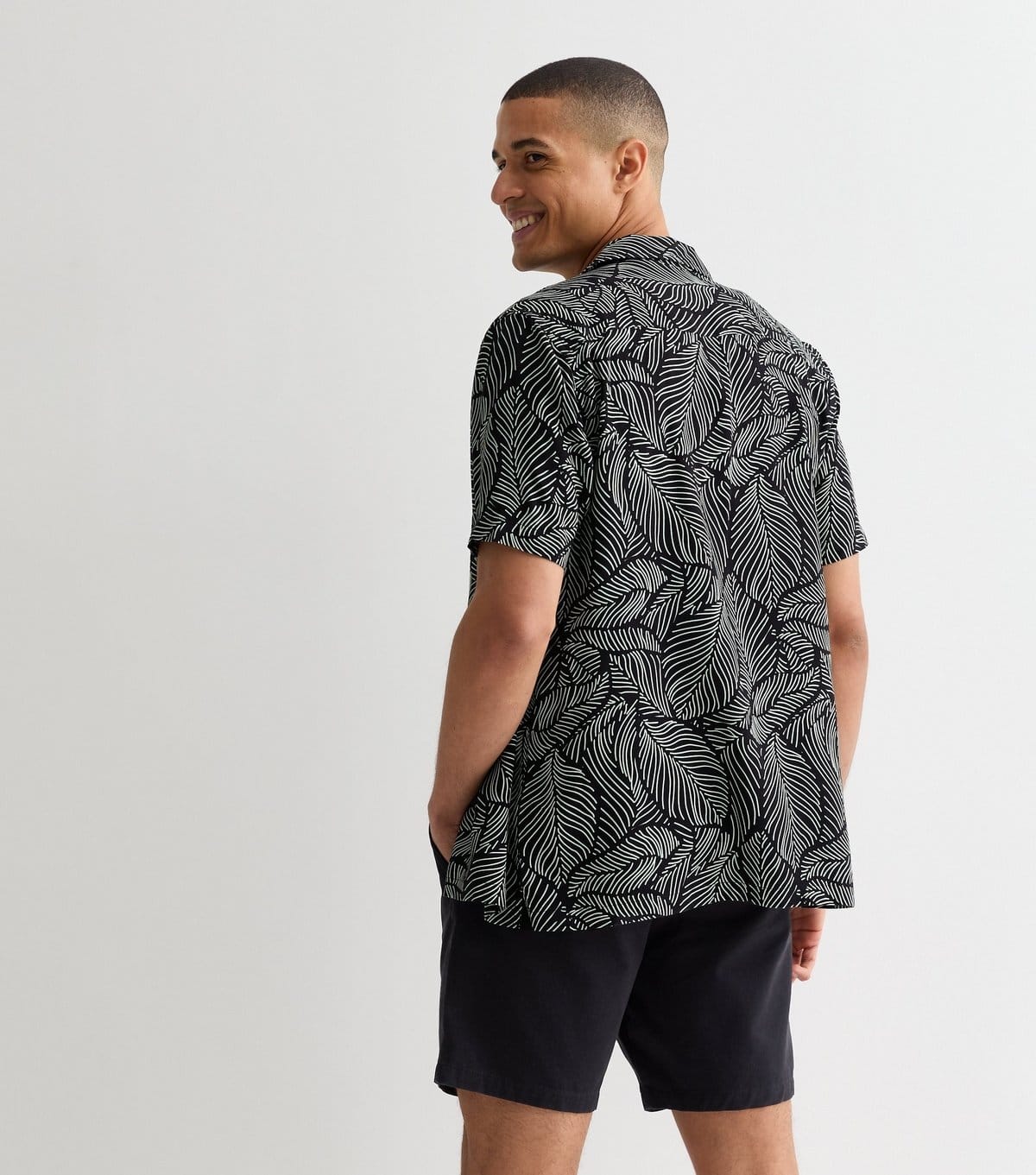 New Look Men's Black Regular Fit Chino Shorts New Look - 4