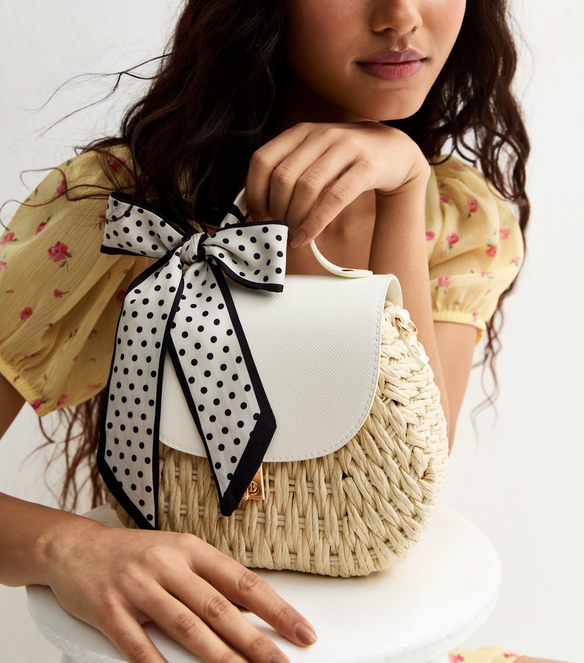 New Look Stone Woven Wicker Crossbody Bag with Scarf New Look - 3