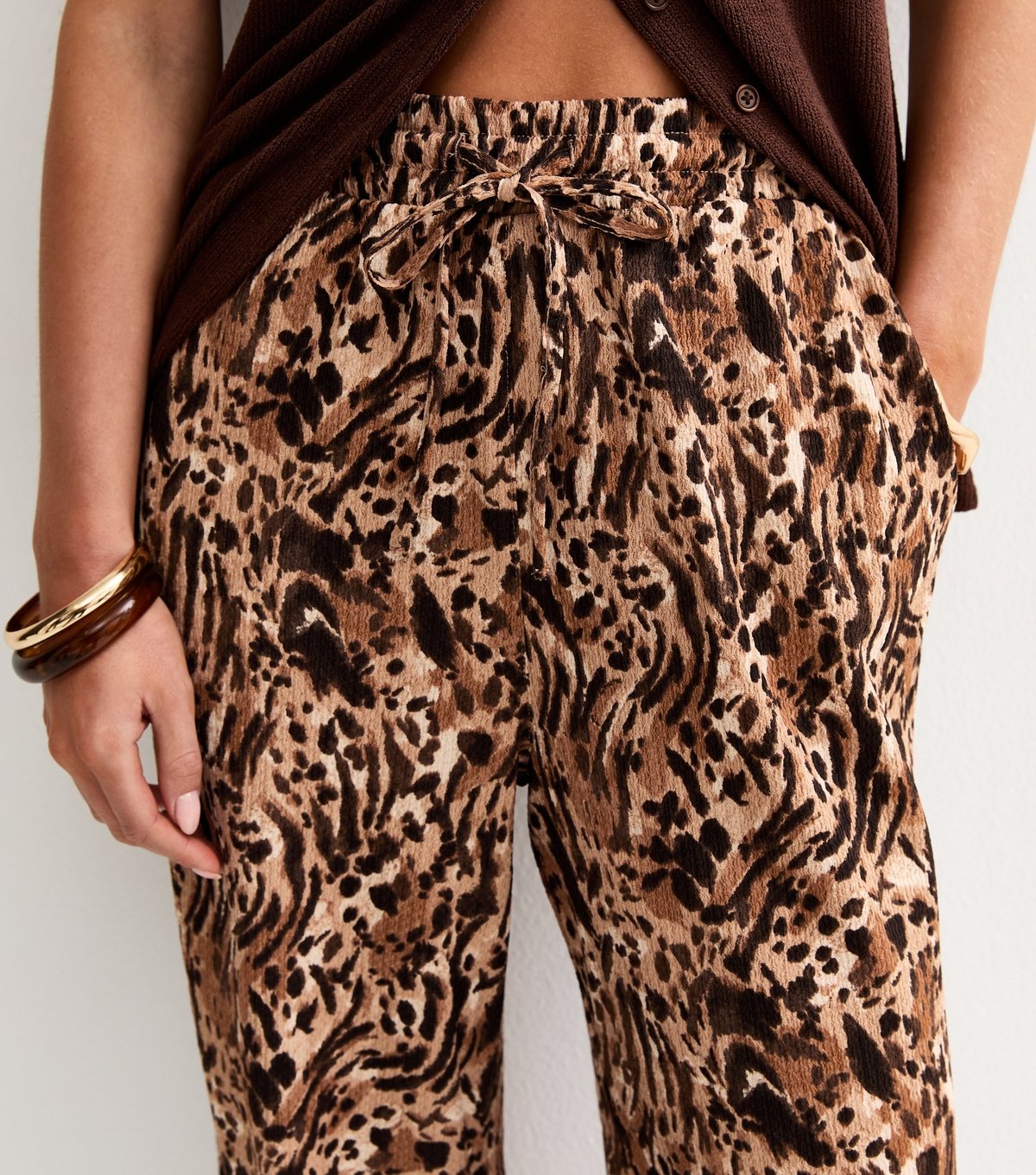 New Look Women's Petite Brown Animal Print Textured Wide Leg Trousers New Look - 2