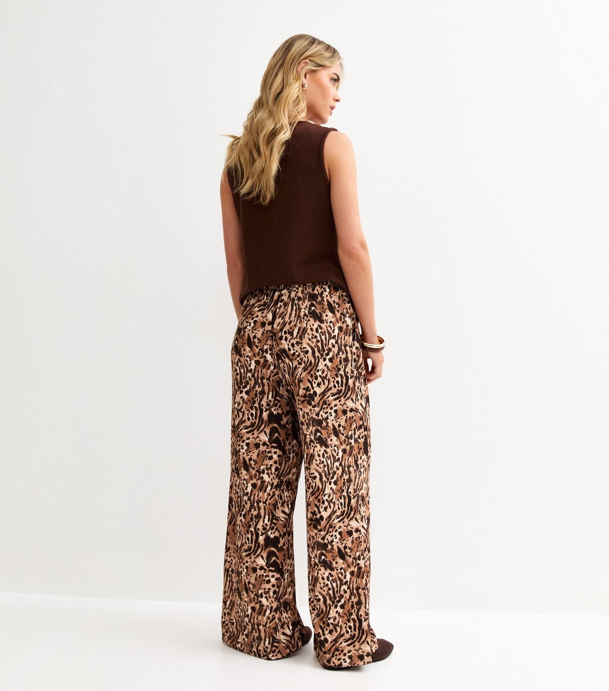New Look Women's Petite Brown Animal Print Textured Wide Leg Trousers New Look - 4
