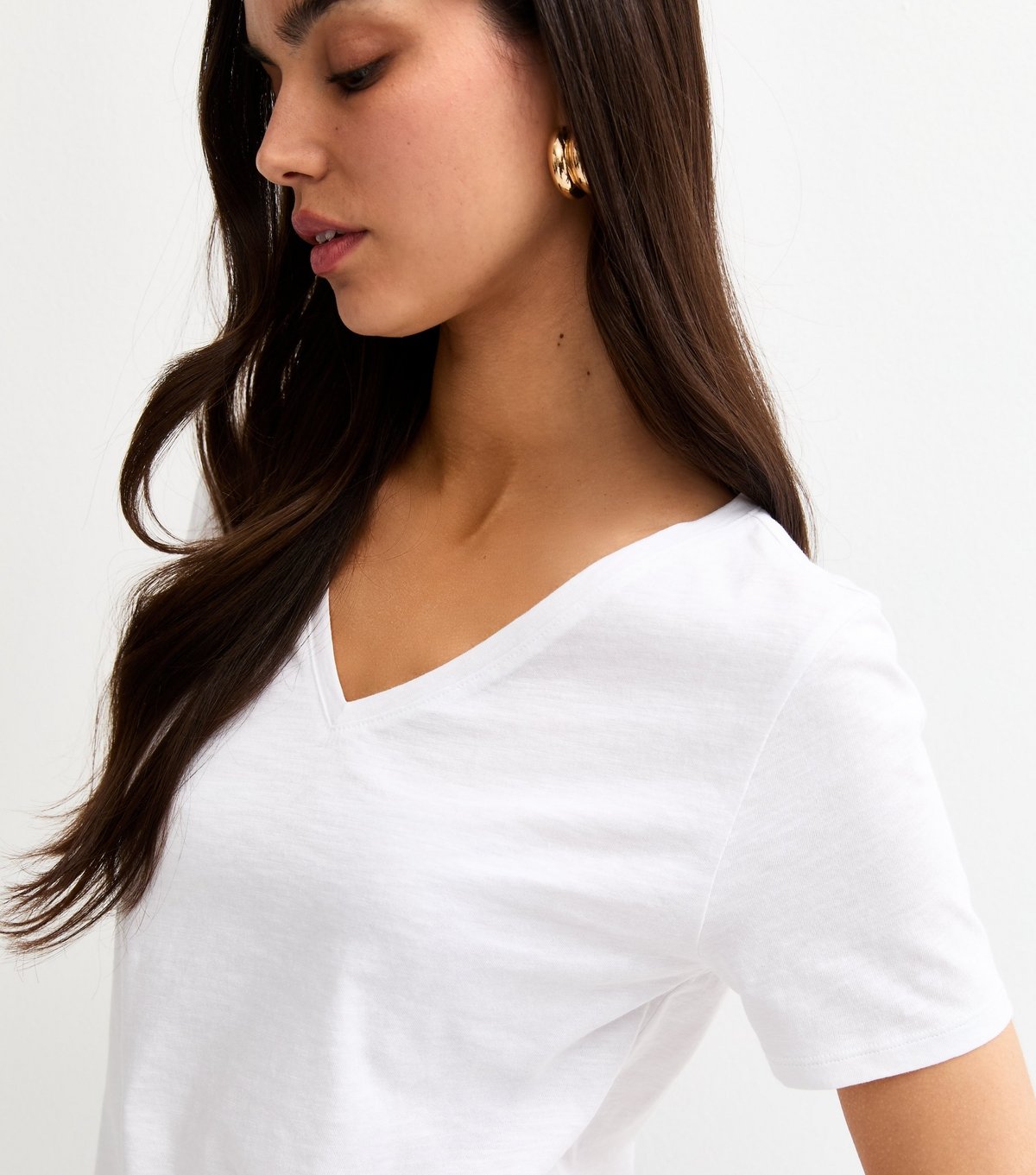 New Look Women's White Cotton V Neck T-Shirt New Look - 2