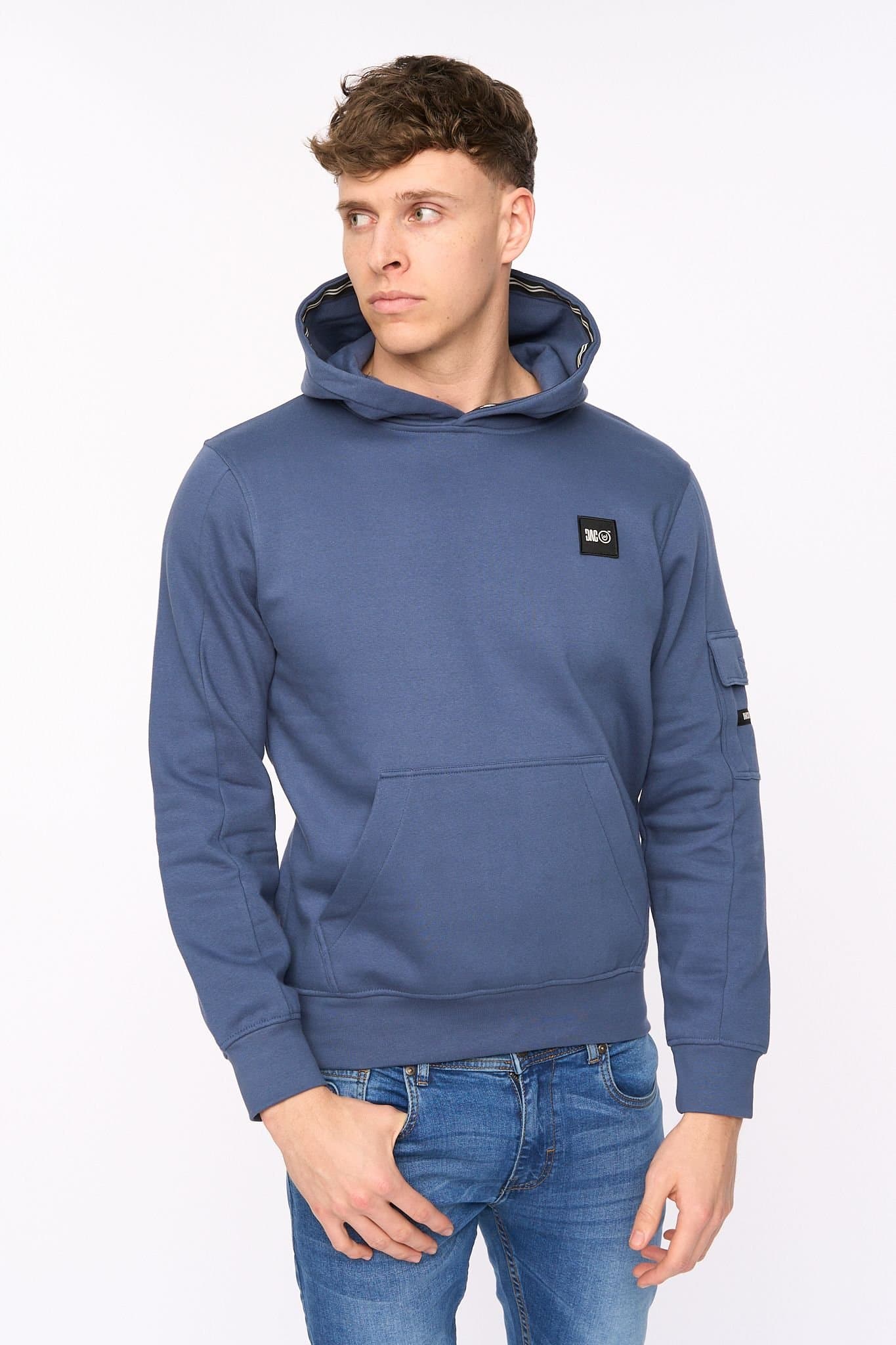 Duck&Cover Duck&Cover Men's Wrentham Functional Hooded Sweatshirt with Patch Pocket in Blue