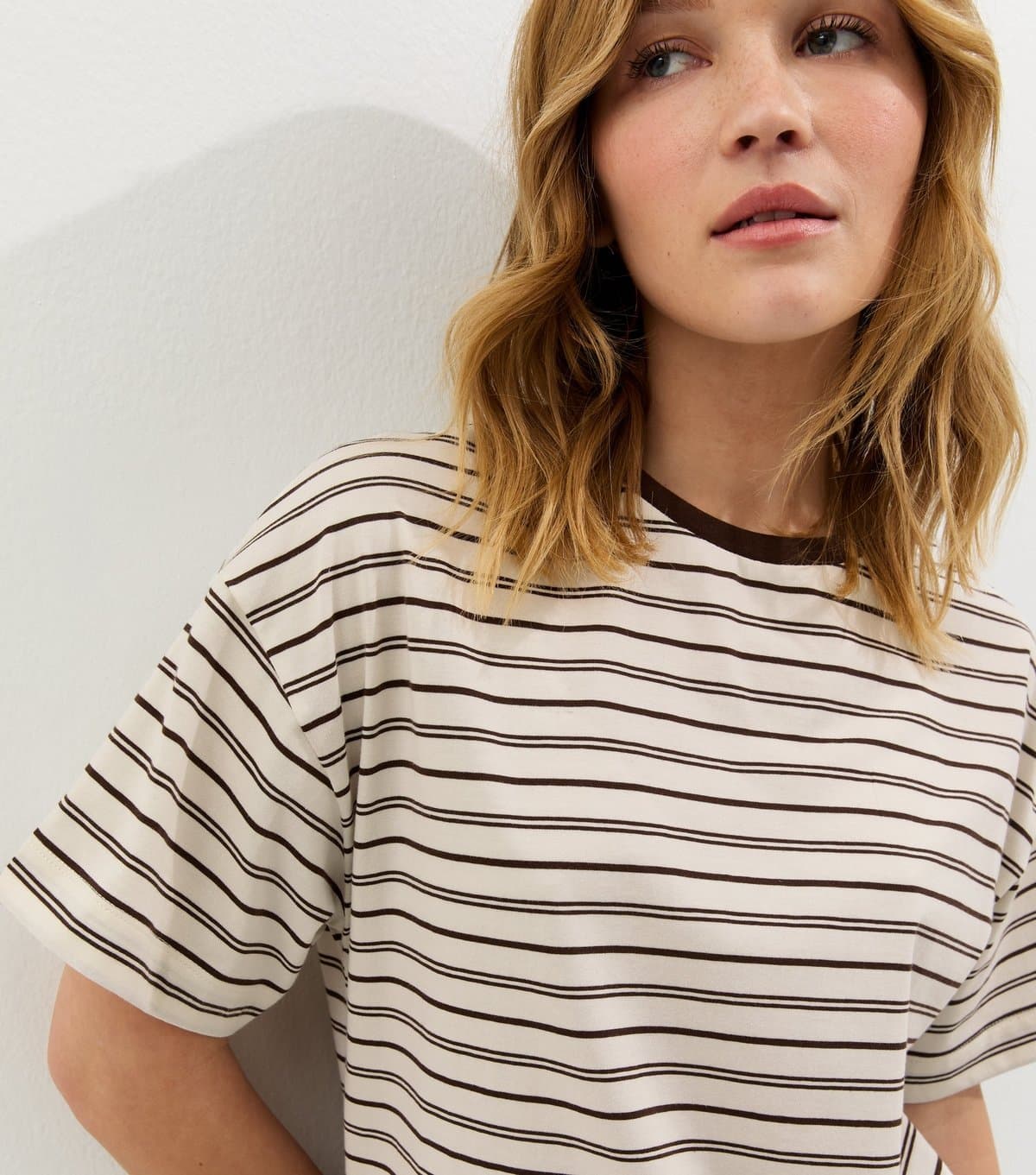 New Look Women's Cream Striped Boxy Crew Neck T-Shirt New Look