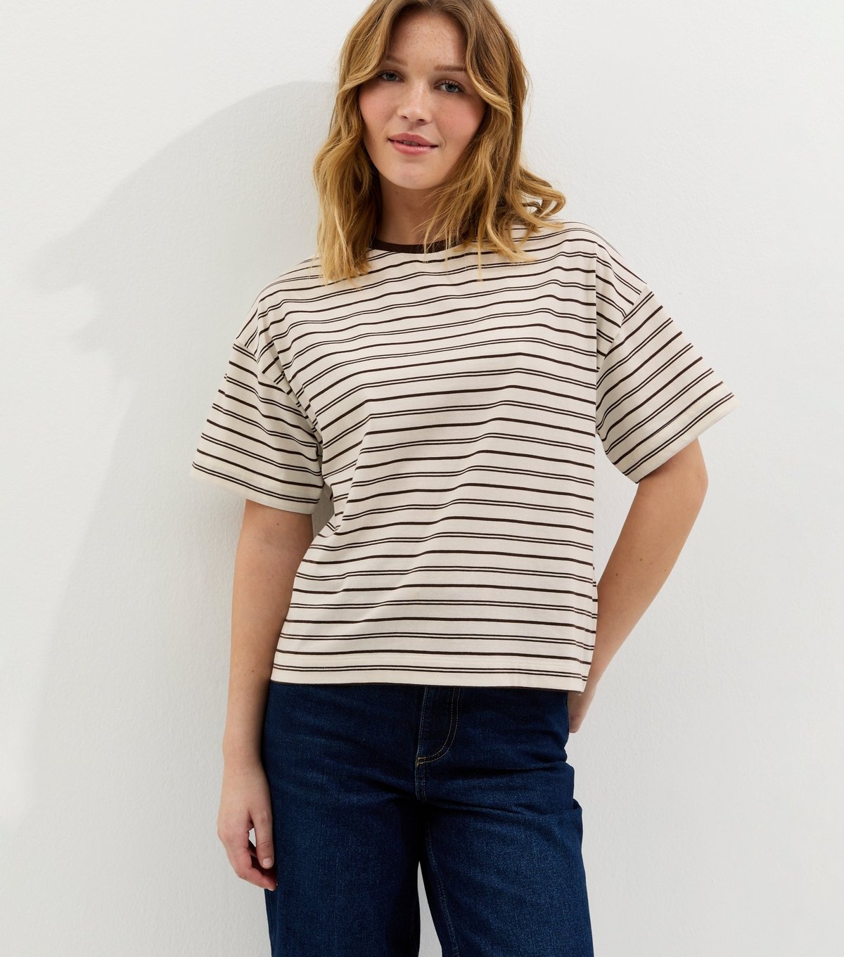 New Look Women's Cream Striped Boxy Crew Neck T-Shirt New Look - 2