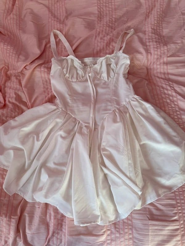 Shein White Satin Sweetheart Neckline Flared Dress