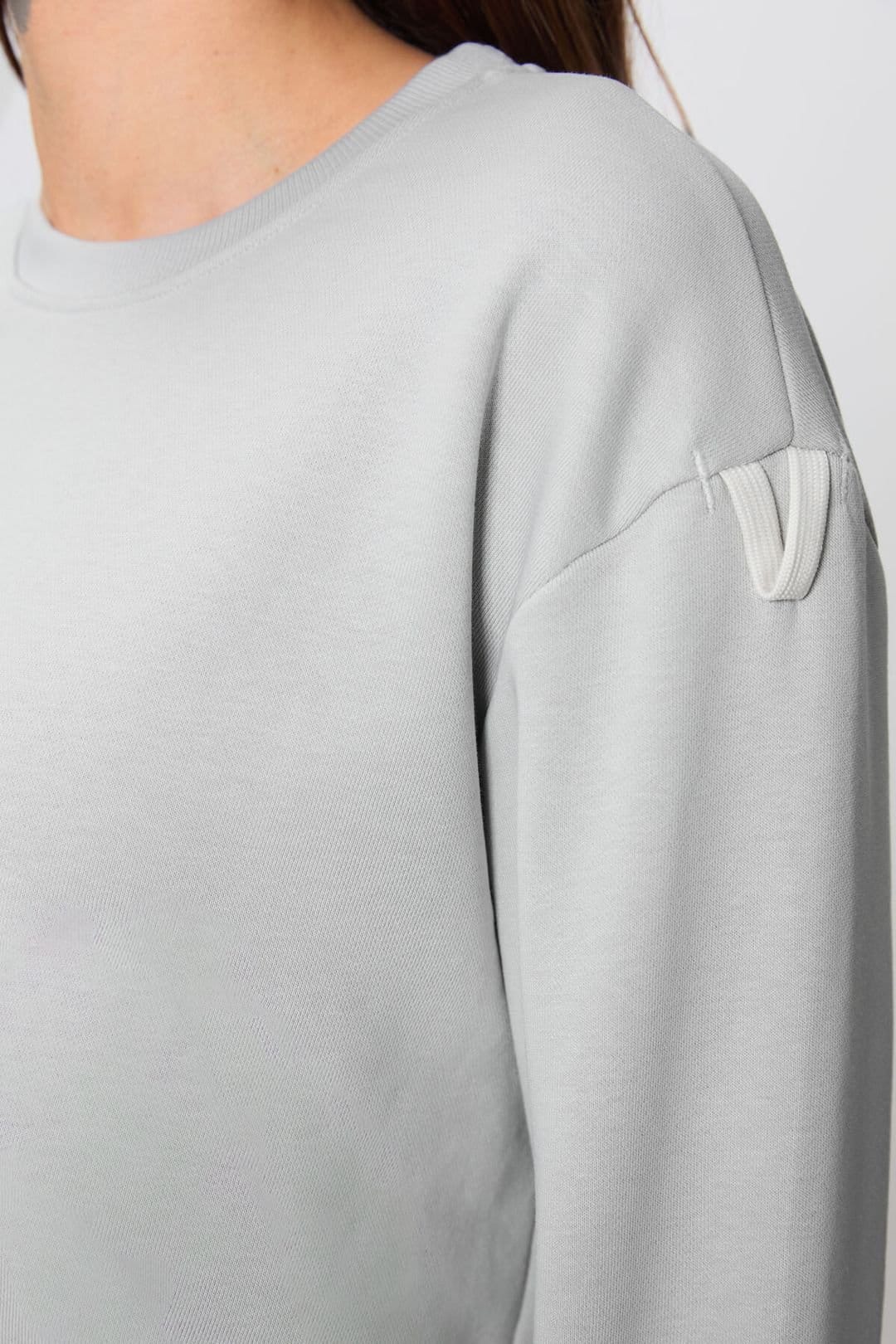 Tommy Life Tommy Life Women's Oversized Cotton-polyester Sweatshirt & Pants Set in Light Grey - 4