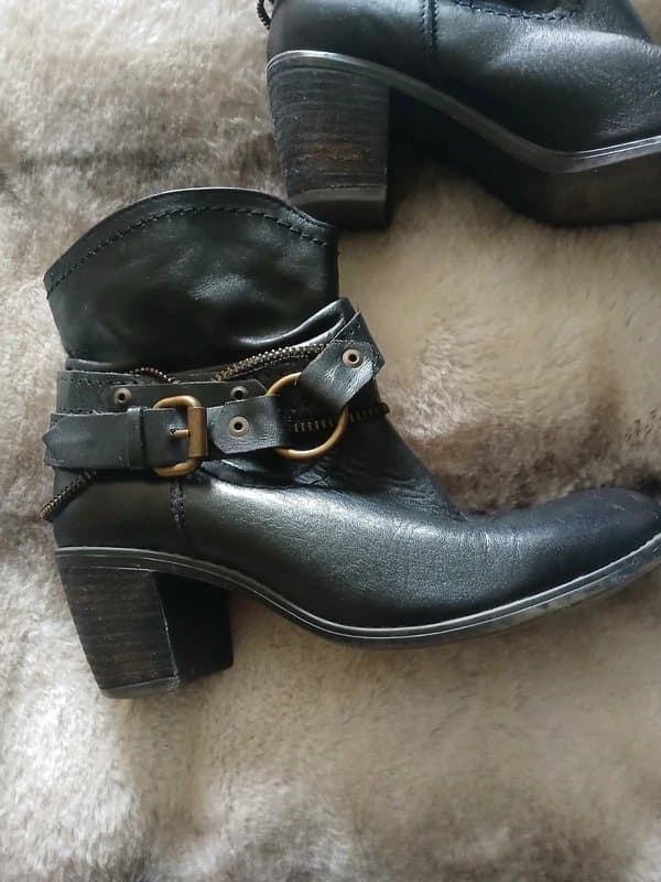 New Look New look western leather cowboy ankle boot with decorative buckles/zips