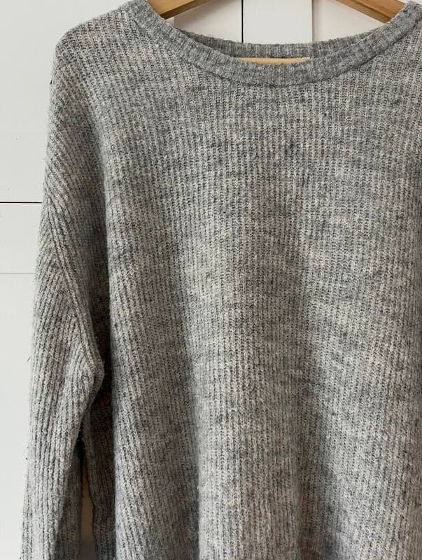 H&M Grey and black speckled cosy women’s winter knitted wool jumper sweater
