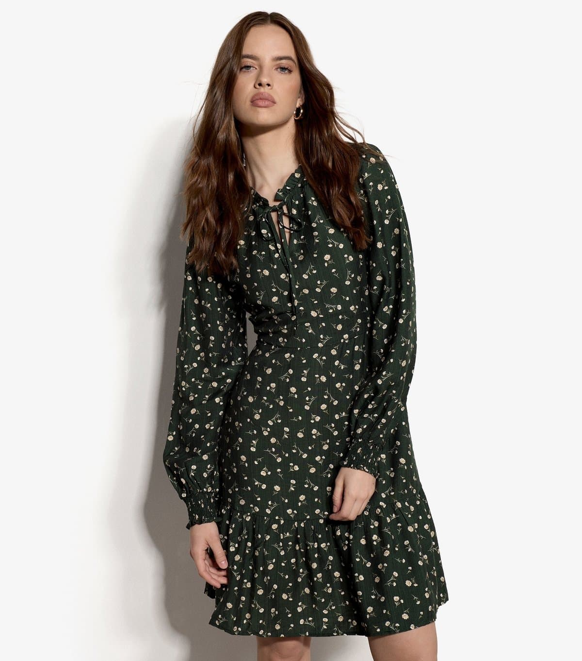 Apricot Women's Green Daisy Print Long Sleeve Dress Apricot New Look