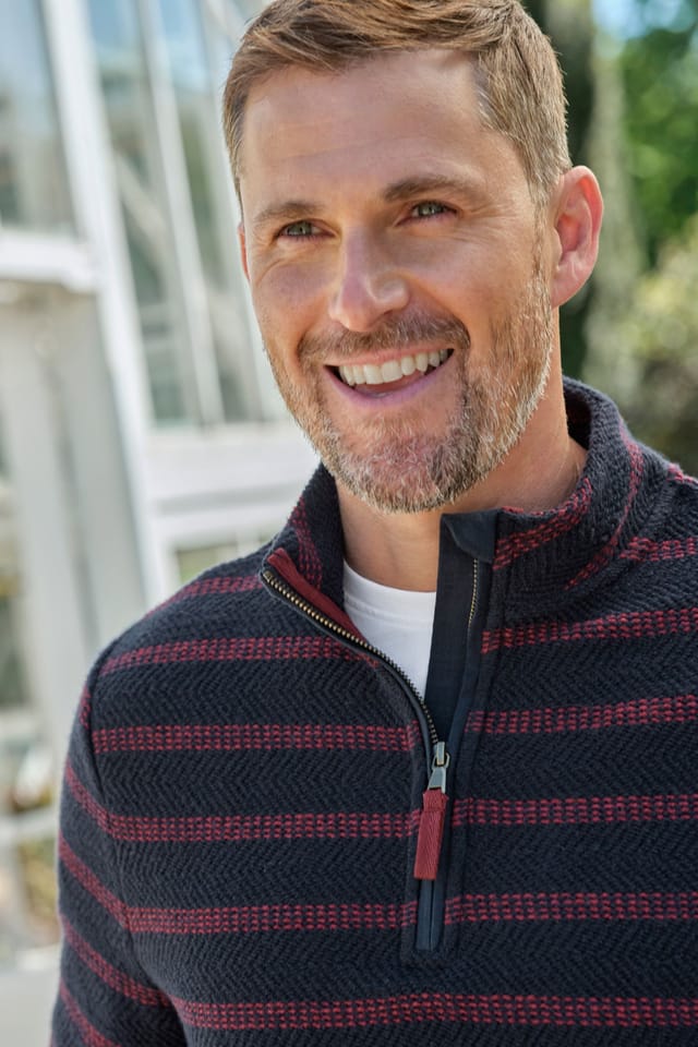 WoolOvers WoolOvers Men's Textured Half Zip Sweatshirt in Navy - 2