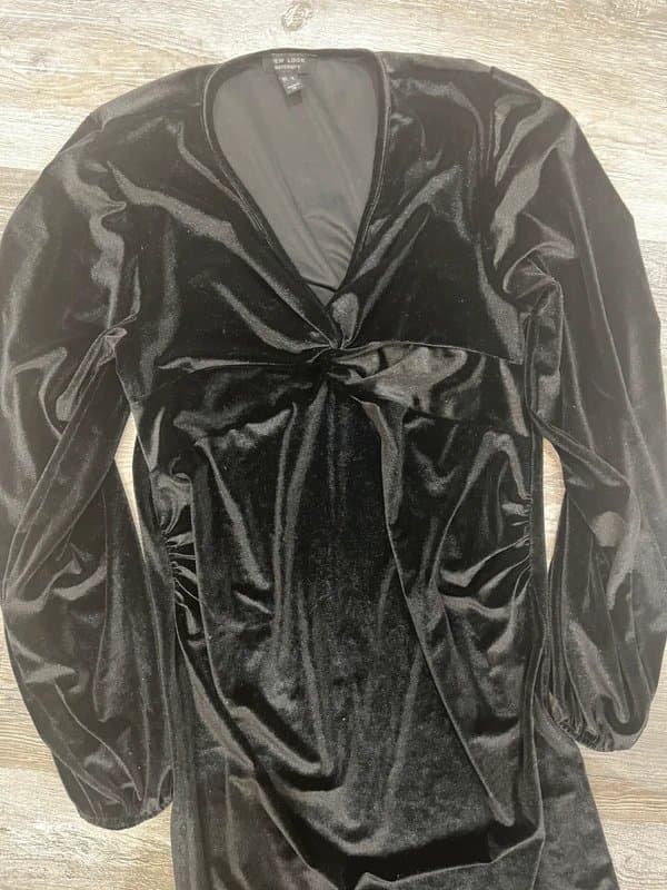 New Look Black velvet maternity dress