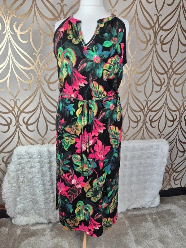 Love & Roses Multi-Colour Tropical Floral Maxi Dress Size 18