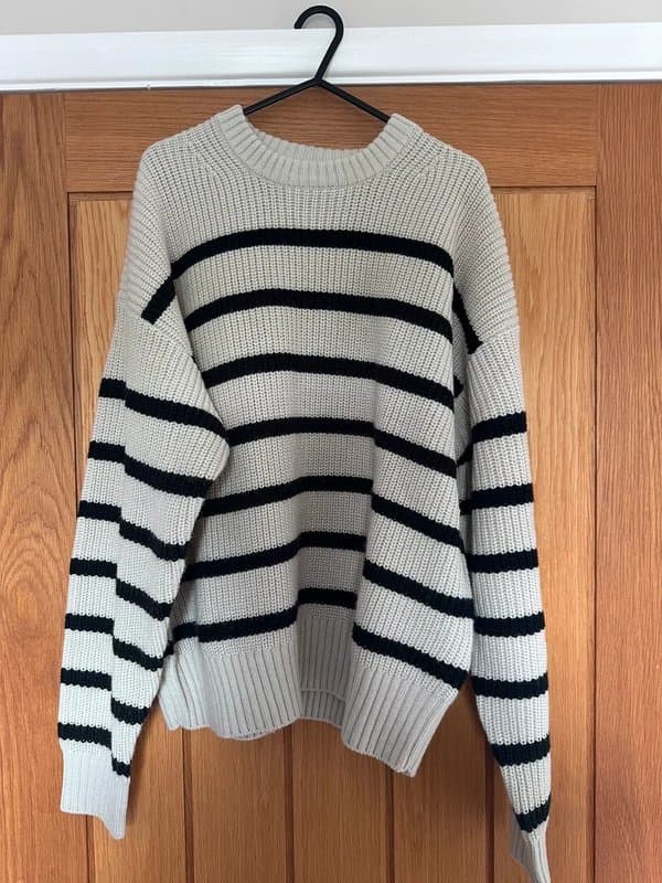 Bershka Bershka knitted jumper in beige and black
