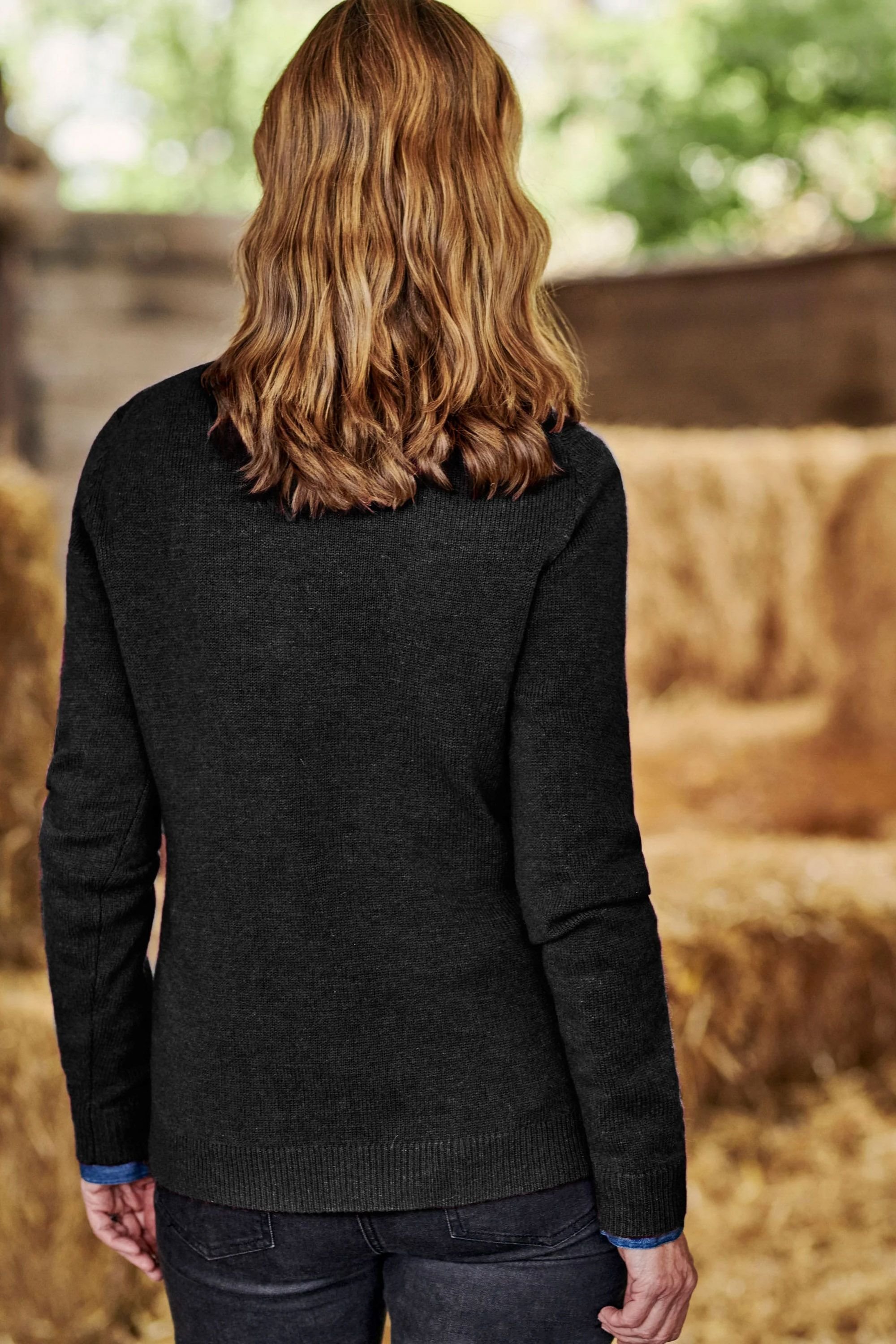 WoolOvers WoolOvers Women's Womens Lambswool Crew in Black - 3