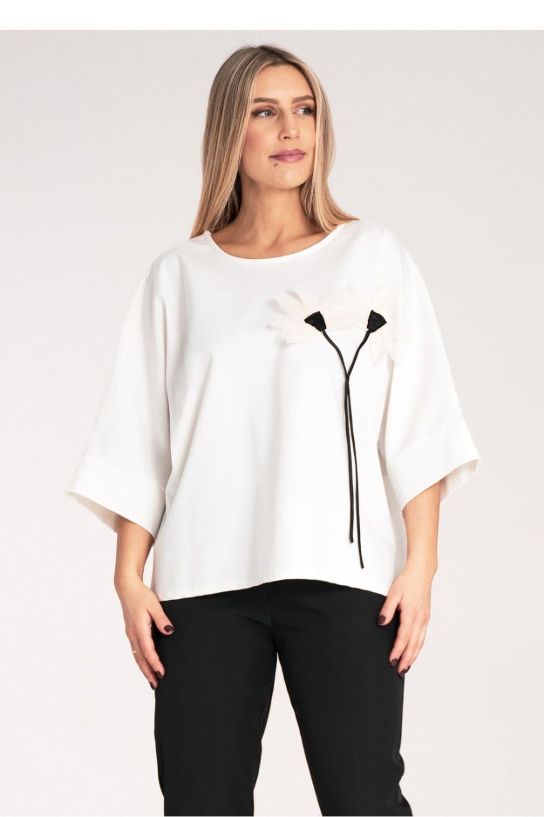 Love Lace Love Lace Women's Loose Kimono Style Blouse With Flower Detail in White