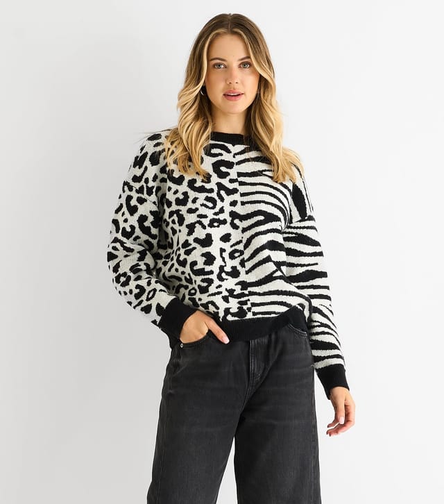 Gini London Women's Black Animal Patterned Jumper Gini London New Look - 2