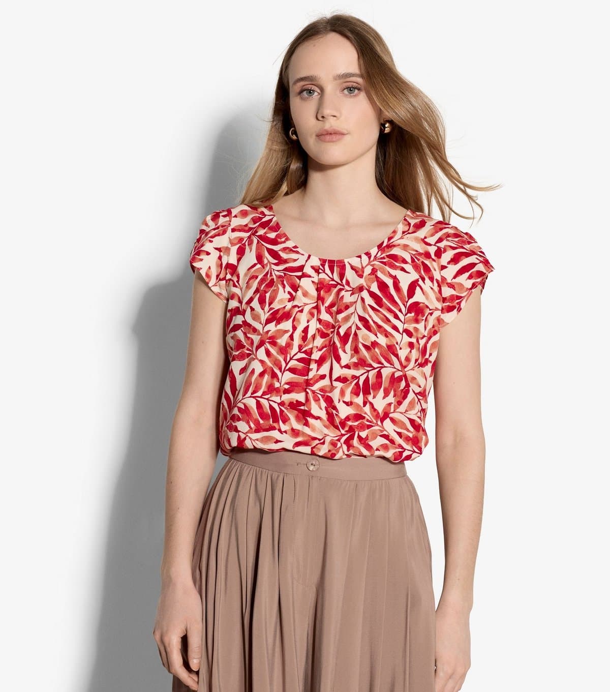 Apricot Women's Red Leaf Print Short Sleeve Top Apricot New Look