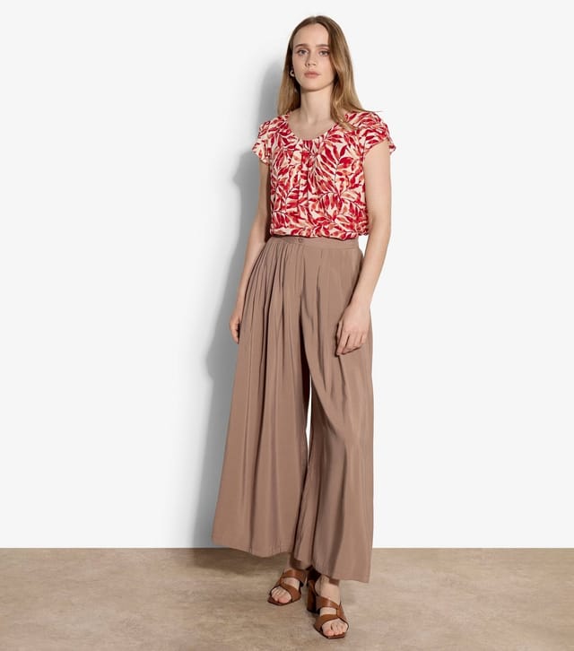 Apricot Women's Red Leaf Print Short Sleeve Top Apricot New Look - 2