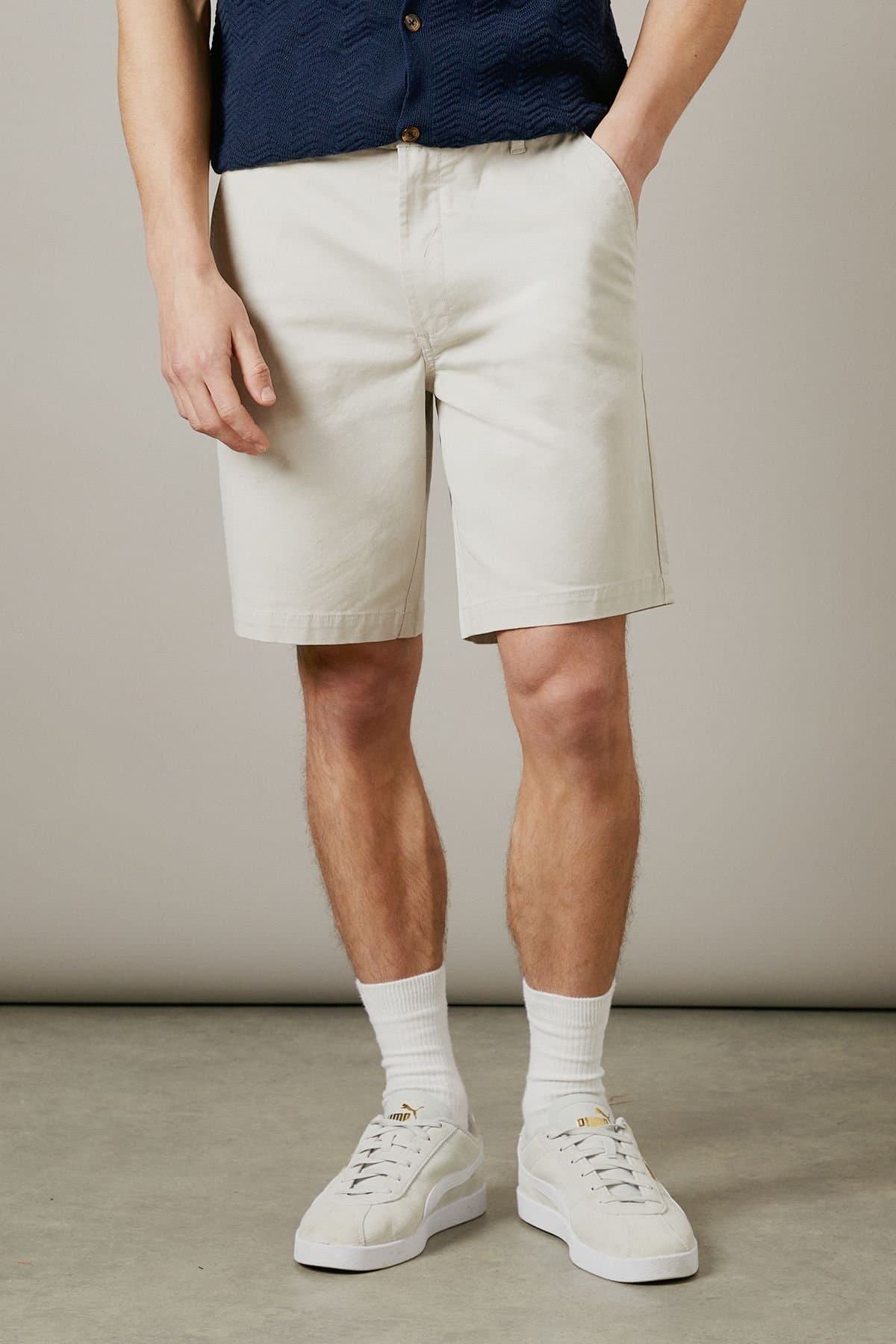 Burton Burton Men's Classic Chino Shorts in Off-White