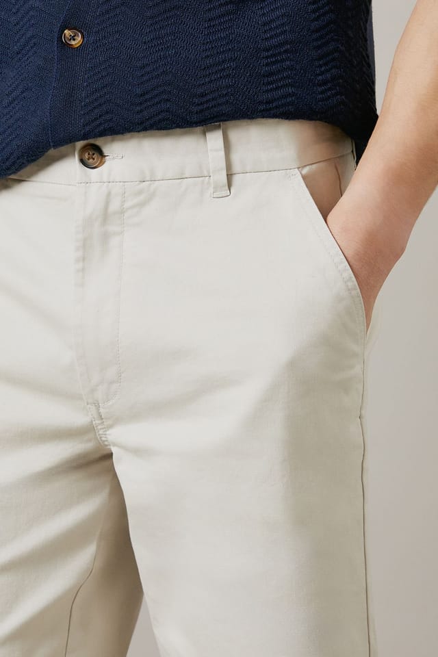 Burton Burton Men's Classic Chino Shorts in Off-White - 3
