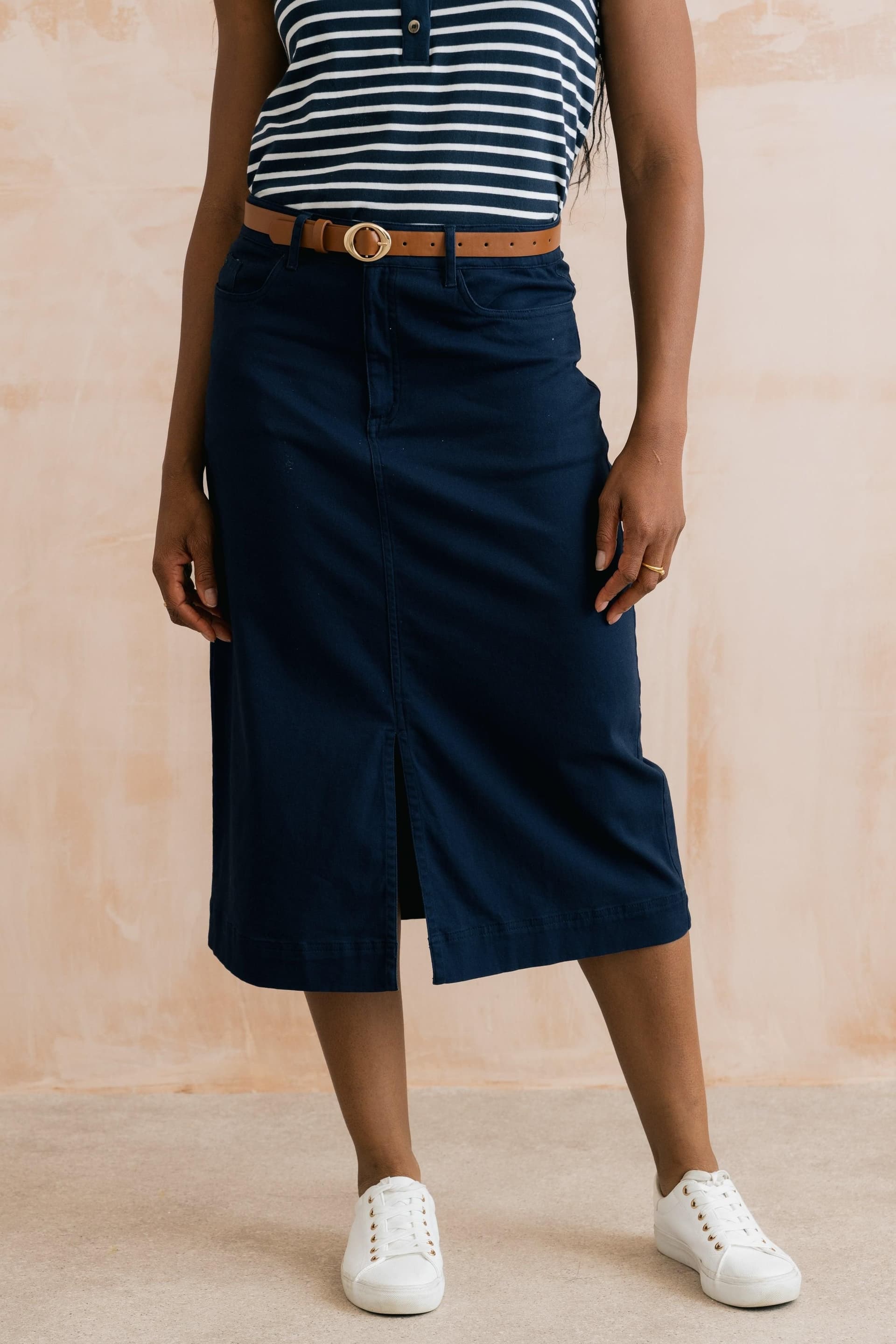 Lily & Me Lily & Me Women's Morwenna Stretch Twill Midi Skirt in Navy