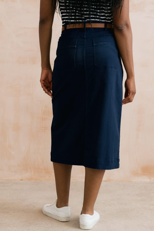 Lily & Me Lily & Me Women's Morwenna Stretch Twill Midi Skirt in Navy - 3